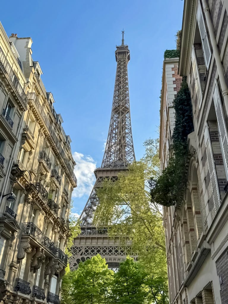 Where to Drink Mulled Wine in Paris This Winter Like a Local