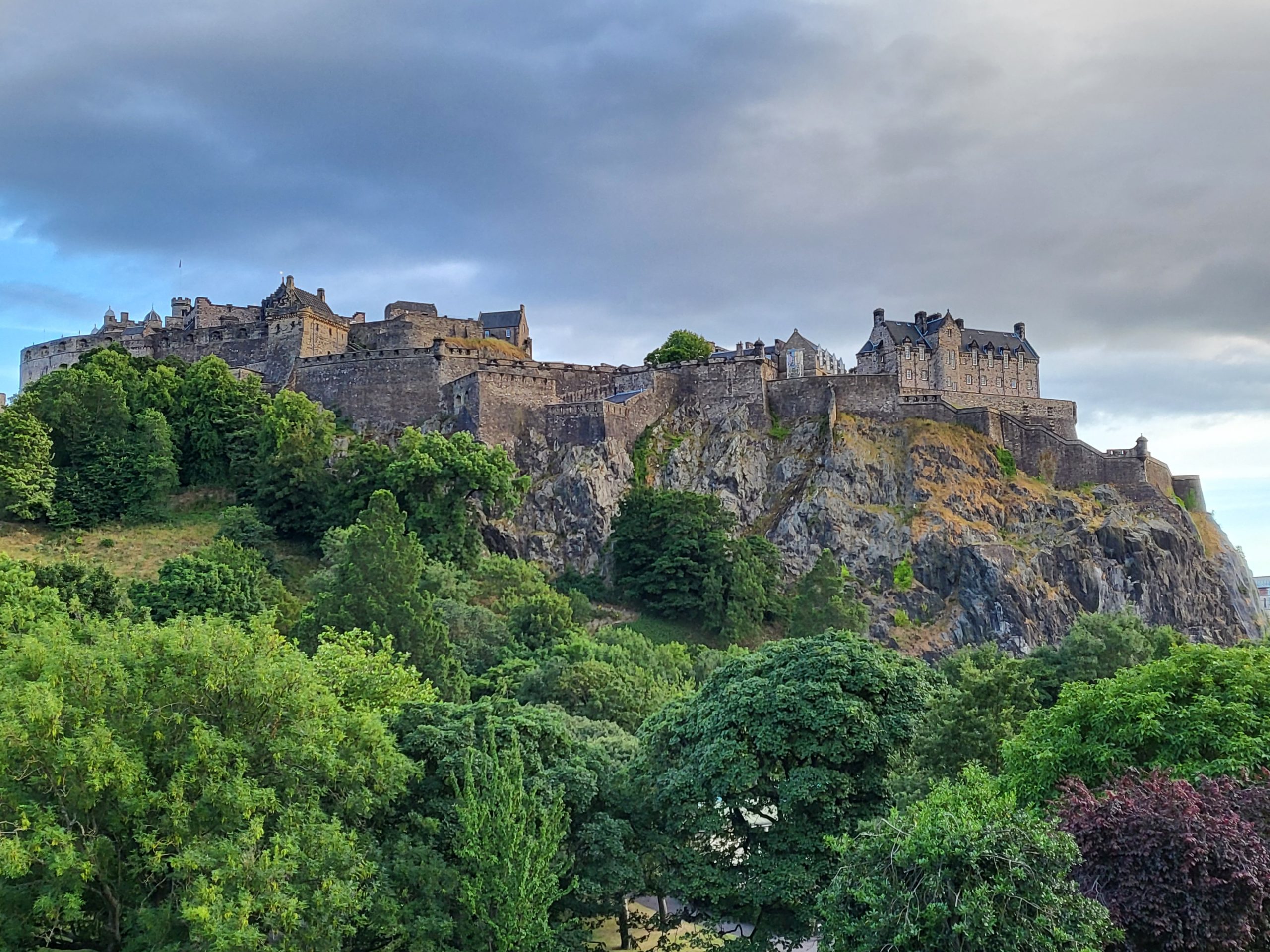 View of Edinburgh Castle from the outside in 21 cheap things to do in Edinburgh
